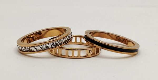 Stackable set of 3 Anti tarnish rings - Image 2