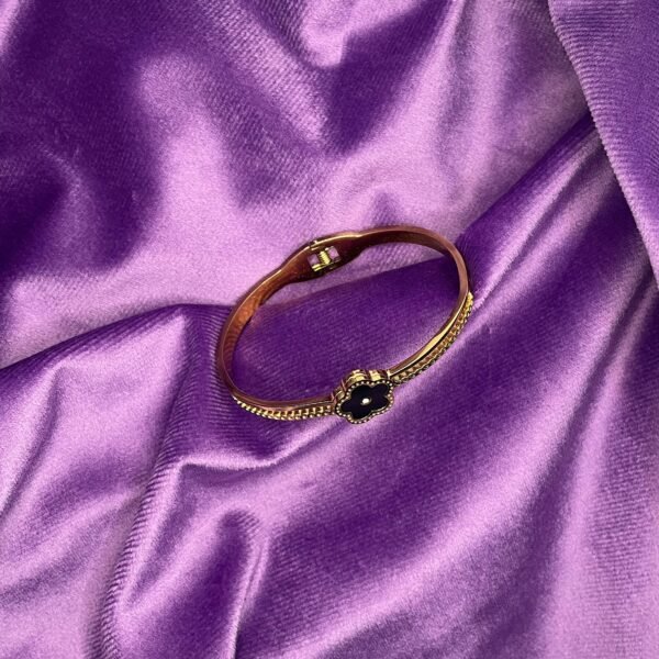 Black MOP Clover Anti tarnish bracelet - Image 2