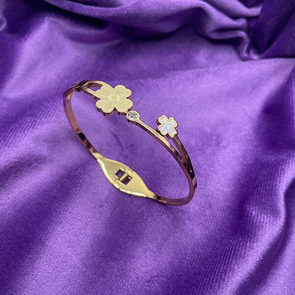 White MOP Gold Clover Bracelet - Image 2