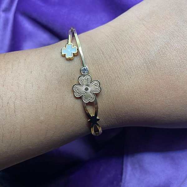 White MOP Gold Clover Bracelet - Image 3
