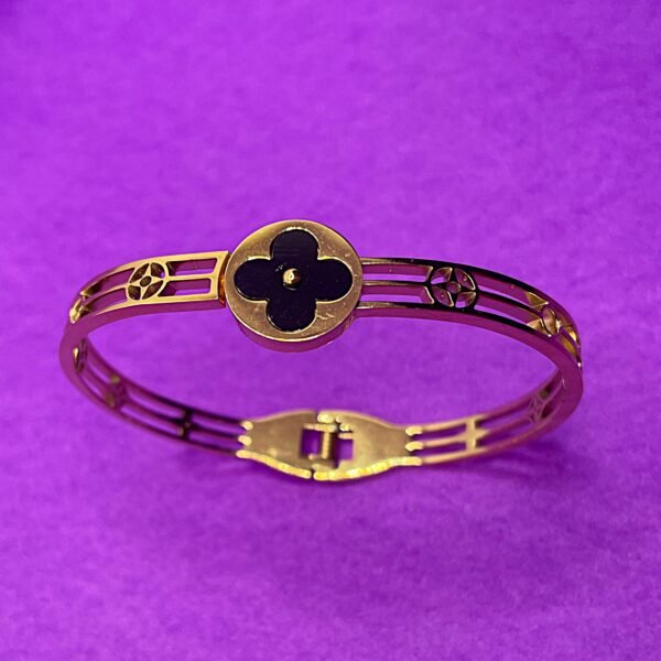 Black MOP Clover bracelet