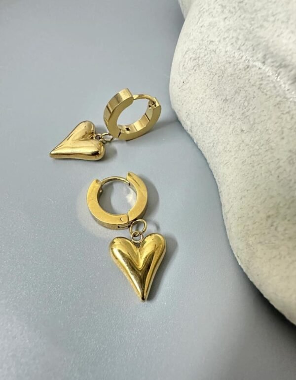 Ear hugging Heart earrings - Image 2