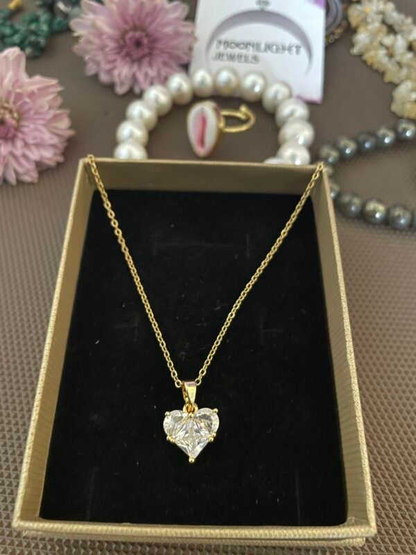 Glittery heart neckchain - Image 3