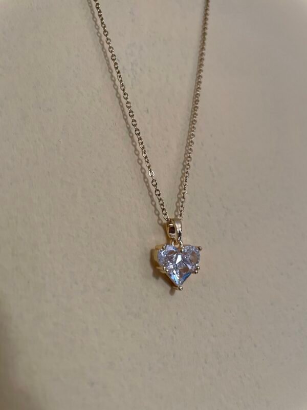 Glittery heart neckchain