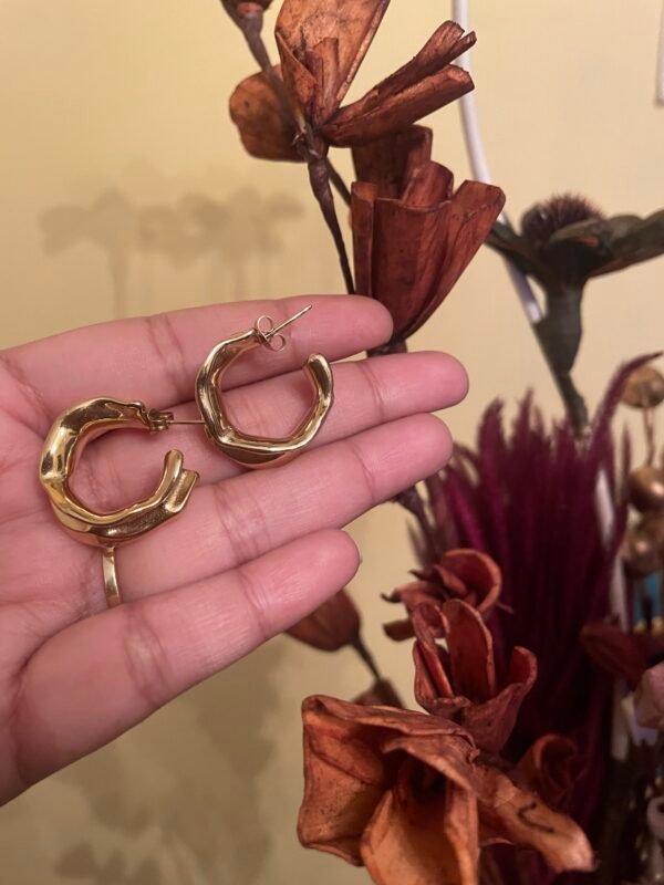 Luxe Link Loops earrings - Image 2