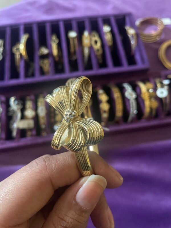 Bow bracelet
