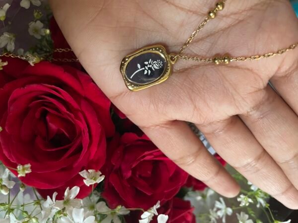 Rose pendant neck chain - Image 2
