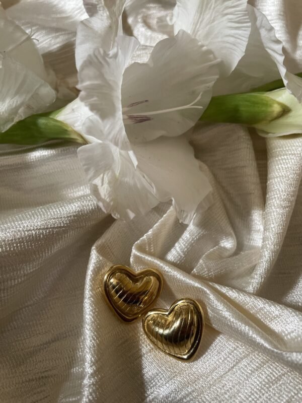 Bold hearts earrings - Image 2