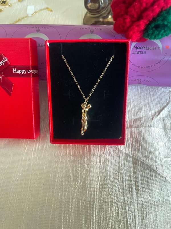 Soulmate Hug Neck chain