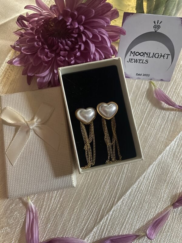 Lustrous Flow Heart earrings