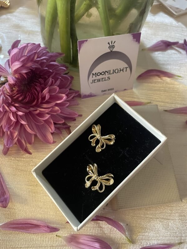 Fairy Knot Stud earrings - Image 2