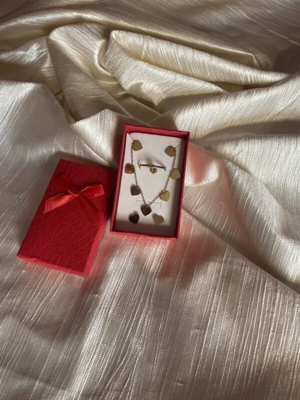 Lovelink Trio Anti tarnish combo set
(Gift box is included) - Image 3